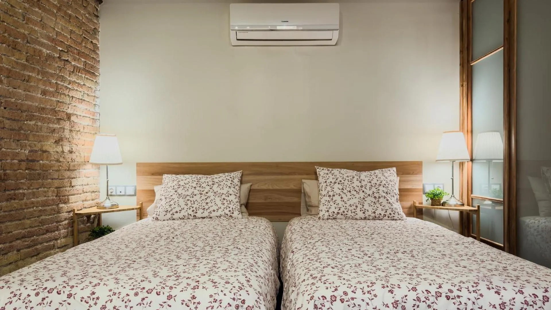 Novus Homes Barcelona Poble Sec 0*,  Španělsko